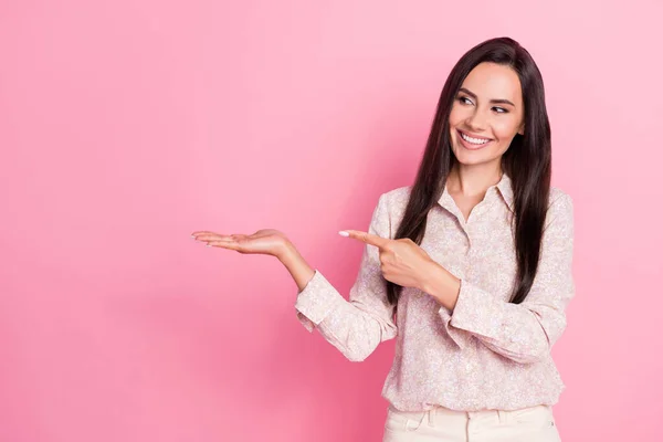 Photo Young Attractive Woman Business Owner Smiling Curious Looking Hold — Fotografia de Stock