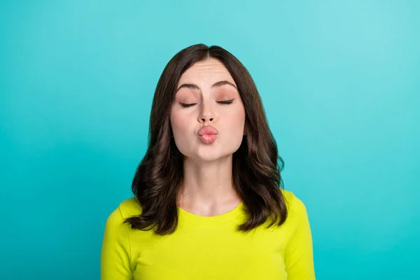 Photo Romantic Brunette Hair Young Lady Blow Kiss Wear Green — 스톡 사진