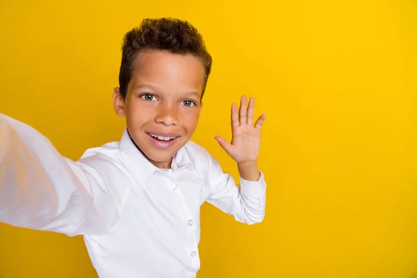 Photo Cute Funny Boy Remote Distance Lesson Hand Wave Classmates — Fotografia de Stock