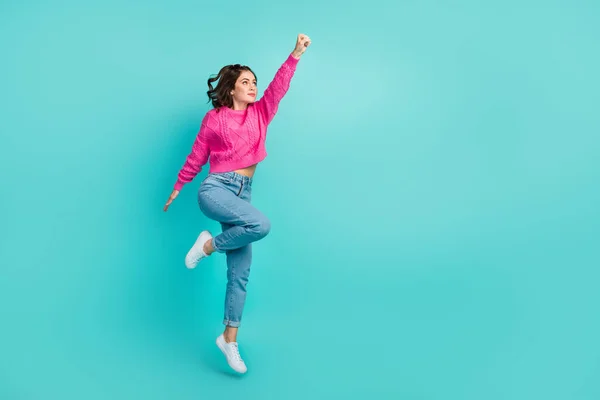 Foto Tamaño Completo Hermosa Mujer Gran Alcance Peinado Ondulado Pantalones — Foto de Stock