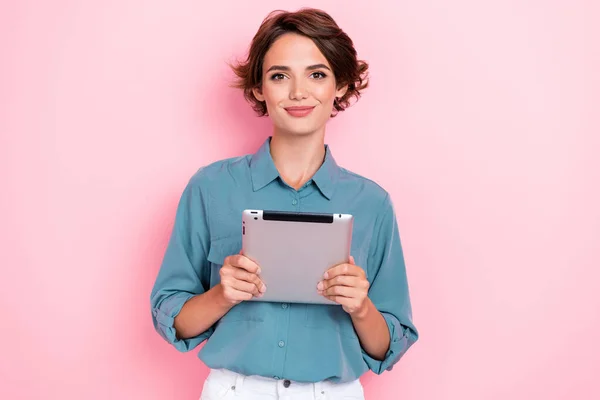 Retrato Las Manos Bastante Agradable Persona Mantenga Uso Tableta Escribir —  Fotos de Stock