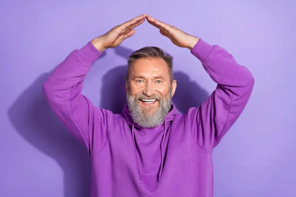 Photo Handsome Retired Man White Gray Beard Wear Purple Sweatshirt — Stock Photo, Image