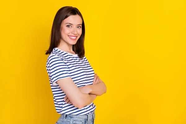 Foto Senhora Alegre Muito Doce Brilhante Sorriso Moda Roupas Listradas — Fotografia de Stock