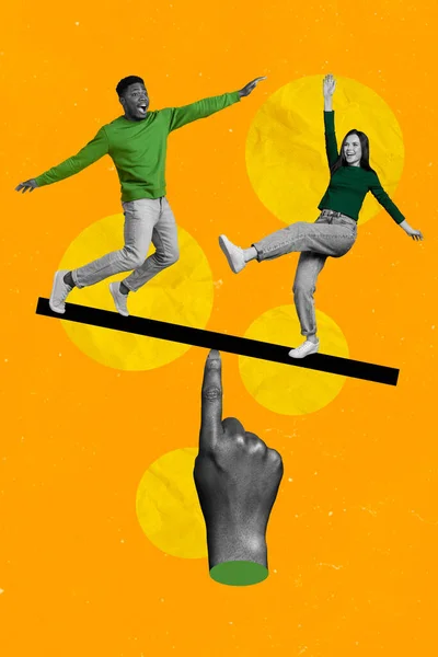 스웨터를 청소년들의 콜라주 사진은 노란색 배경에 고립된 손가락 바닥에 떨어지는 — 스톡 사진