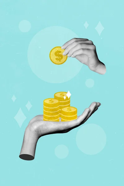 2つの人間の腕の黒の白い効果のホールドの垂直コラージュイラストは創造的な背景に隔離されたお金のコインを与える — ストック写真