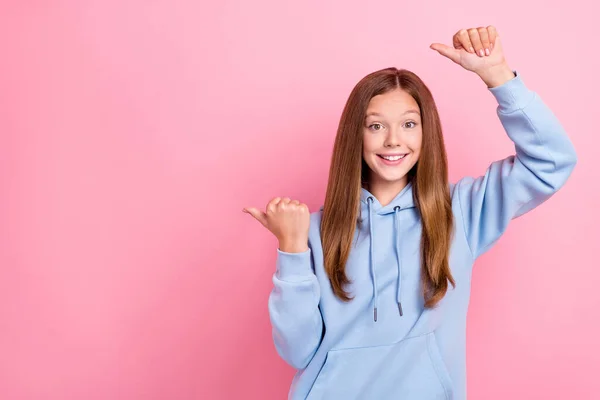 Foto Joven Emocionado Positivo Buen Humor Linda Niña Usar Sudadera —  Fotos de Stock