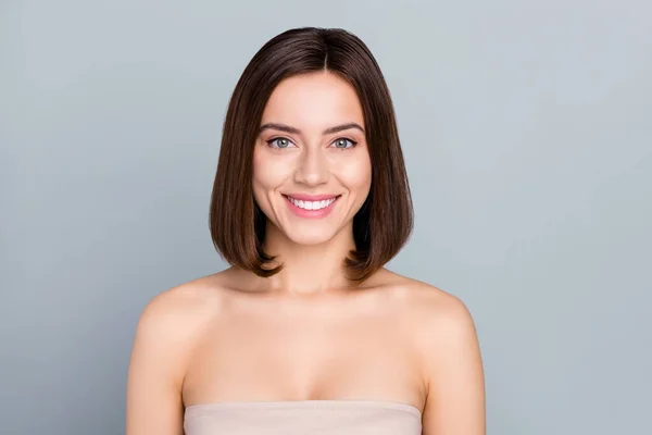 Portrait Gorgeous Smiling Female Bob Hairstyle Showing Bright Teeth Have — Stock Photo, Image