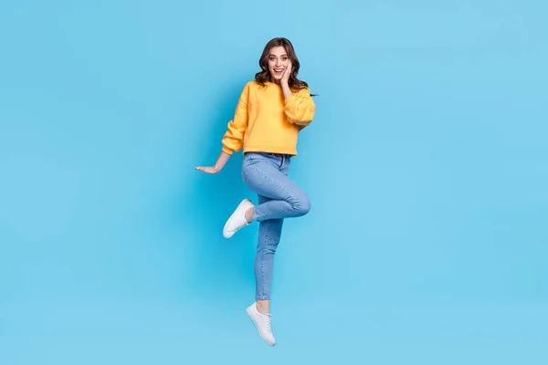 Full Length Photo Adorable Sweet Girl Dressed Yellow Pullover Arm — Stock Photo, Image