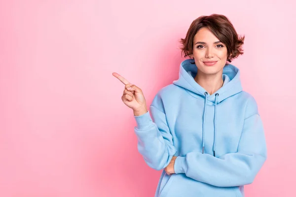 Photo Adorable Lady Wear Blue Sportswear Arm Present Direct Empty — Stock Photo, Image