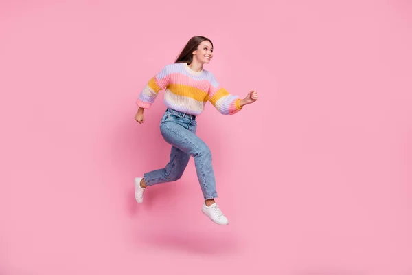 Retrato Perfil Longitud Completa Chica Excitada Activa Salto Rush Mirada —  Fotos de Stock
