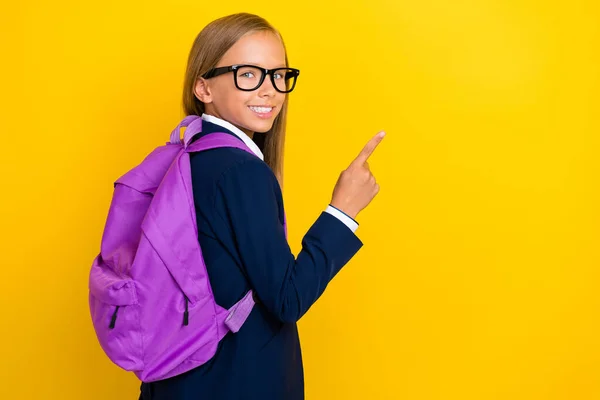 Foto Van Dolblij Vrolijk Meisje Leerling Schoolkind Gekleed Trendy Kleding — Stockfoto