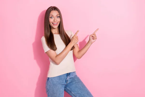 Foto Joven Atractiva Divertida Chica Hipster Positivo Usar Pastel Dedos — Foto de Stock