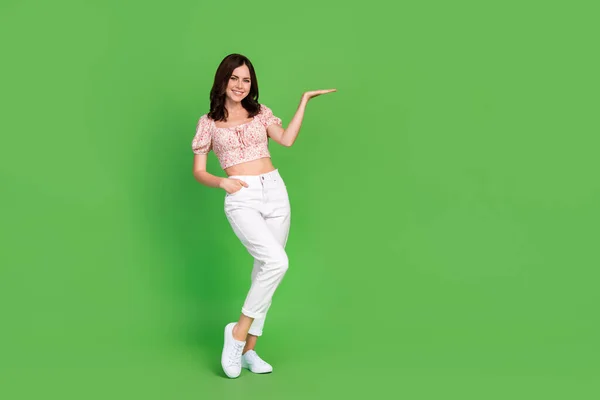 Foto Tamaño Completo Increíble Chica Vestida Blusa Pantalones Blancos Mano —  Fotos de Stock