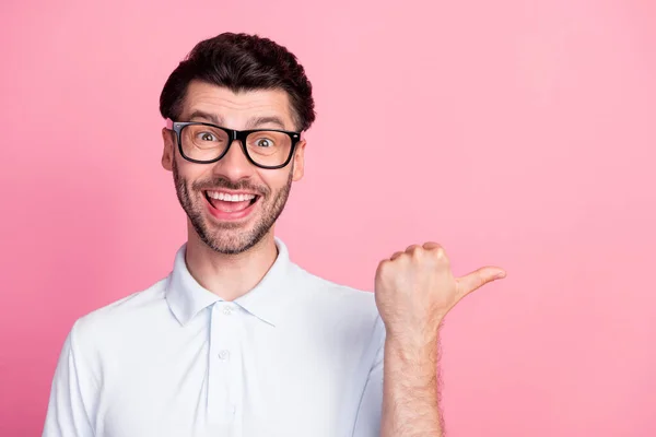 Close Foto Van Jonge Aantrekkelijke Mooie Positieve Bebaarde Man Dragen — Stockfoto