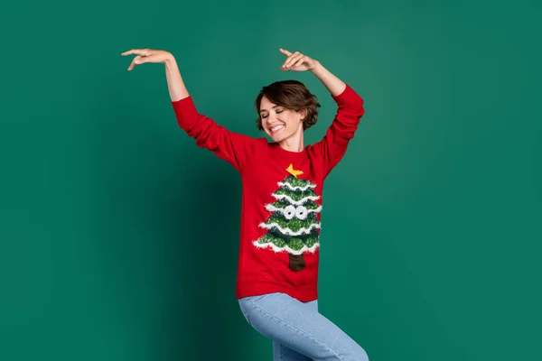 Portret Uradowanej Pozytywnej Dziewczyny Cieszyć Się Tańcem Chłodzenie Wydarzenie Bajki — Zdjęcie stockowe