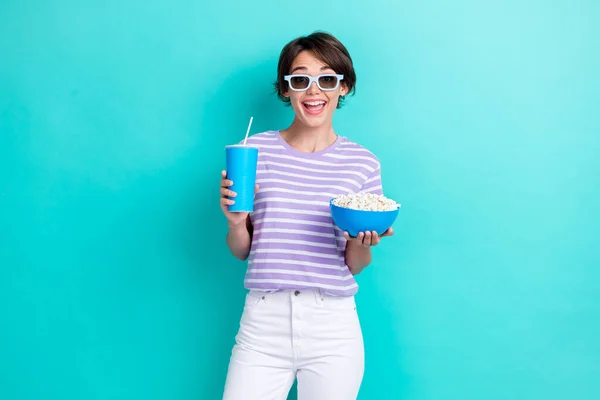 Porträtt Positiva Glada Glada Kvinna Bob Frisyr Bära Randig Shirt — Stockfoto