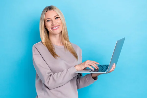 Photo Cheerful Lady Office Worker Wear Trendy Sweater Buy New — Stock Photo, Image