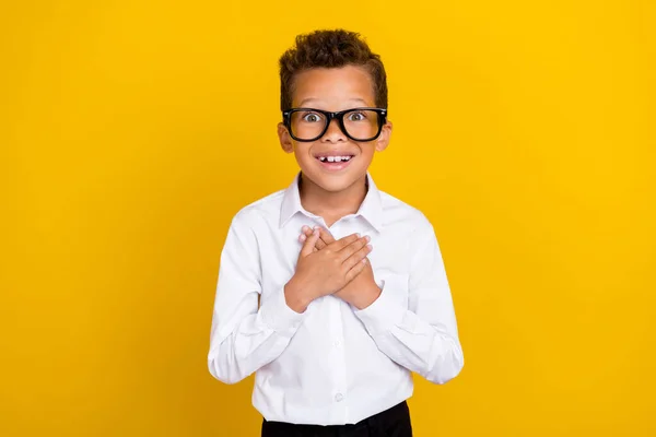 Retrato Menino Impressionado Reação Inesperada Ganhar Campeão Não Acredito Vitória — Fotografia de Stock