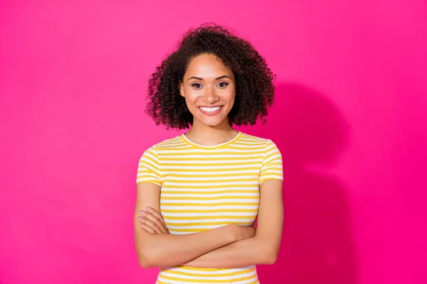 Photo Portrait Nice Young Lady Folded Arms Toothy Smiling Dressed — Stock Photo, Image