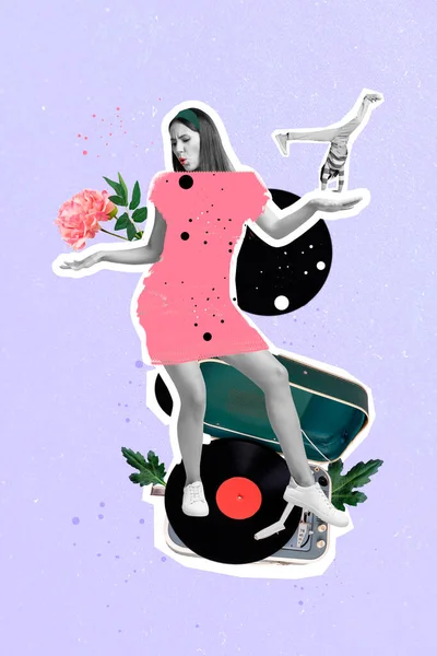 Плакат Журнала Коллаж Гигантской Танцовщице Маленьком Граммофоне Изолированном Футуристическом Фоне — стоковое фото