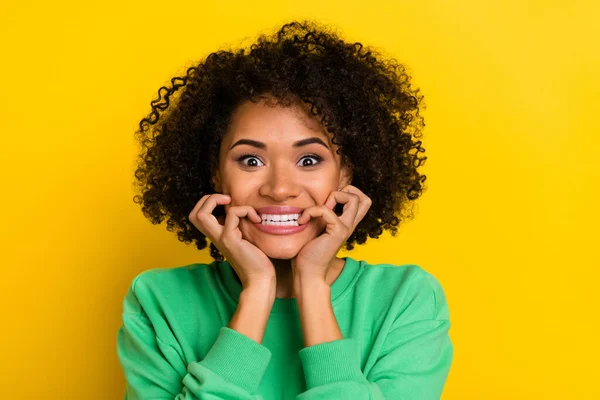 Retrato Señora Nerviosa Mordiendo Dedos Uñas Mirada Cámara Aislada Sobre — Foto de Stock