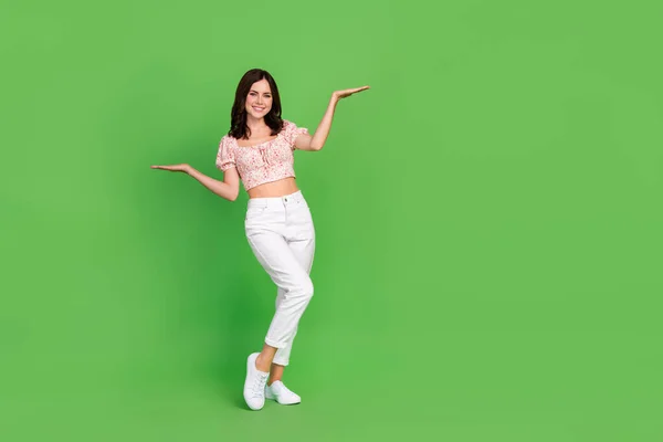 Foto Comprimento Total Menina Alegre Positivo Vestido Calças Brancas Blusa — Fotografia de Stock