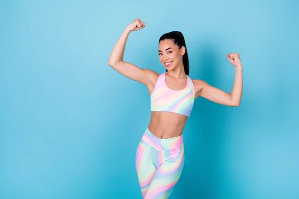 Photo Pretty Strong Young Woman Dressed Sport Costume Rising Fists — Stock Photo, Image