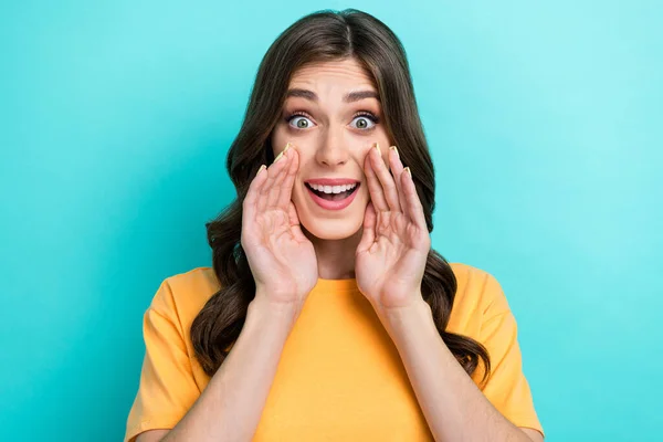 Feche Foto Positivo Bonito Senhora Desgaste Amarelo Moda Braço Perto — Fotografia de Stock