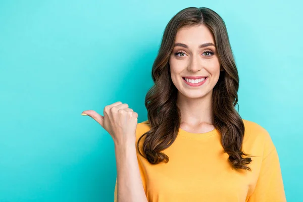 Foto Del Brazo Señora Positiva Espectáculo Directo Espacio Vacío Precio — Foto de Stock