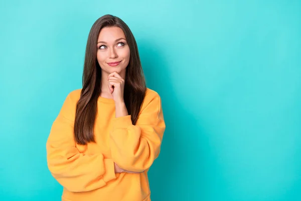 Foto Jovem Adorável Bonito Bonito Bonito Toque Mulher Queixo Sonhador — Fotografia de Stock