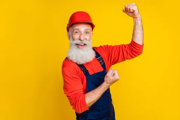 Foto Excitada Edad Impresionada Hombre Ropa Trabajo General Rojo Duro —  Fotos de Stock