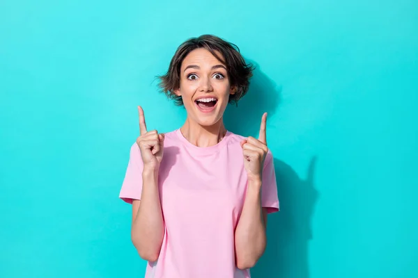 Photo Hooray Short Hairdo Millennial Lady Index Wear Pink Shirt — Stock Photo, Image