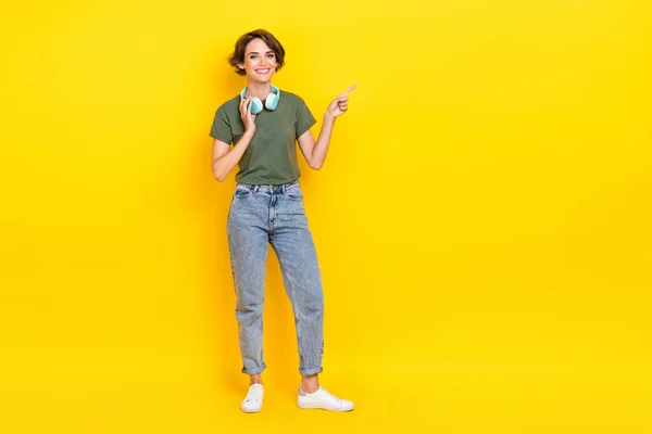 Full Length Photo Positive Lady Arm Demonstrate Empty Space Modern — Stock Photo, Image