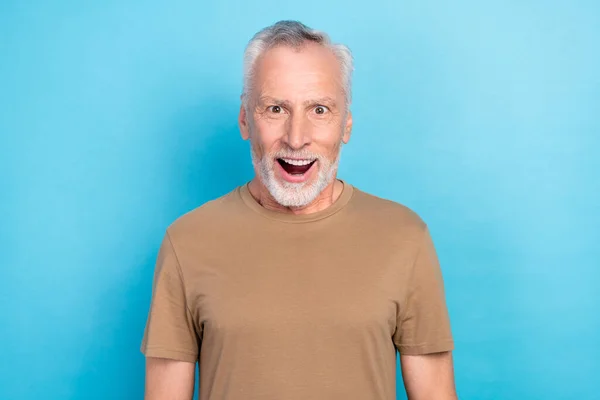 Portrait Ecstatic Retired Man Gray Hair Beard Dressed Beige Shirt — Stock Photo, Image