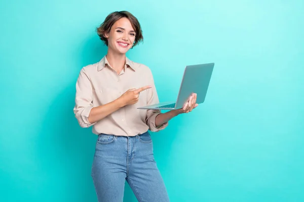 Foto Giovane Affascinante Bella Donna Indossare Abito Business Dito Dirigere — Foto Stock