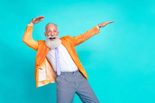 Foto Cara Muito Aposentado Animado Usar Jaqueta Laranja Néon Ter — Fotografia de Stock