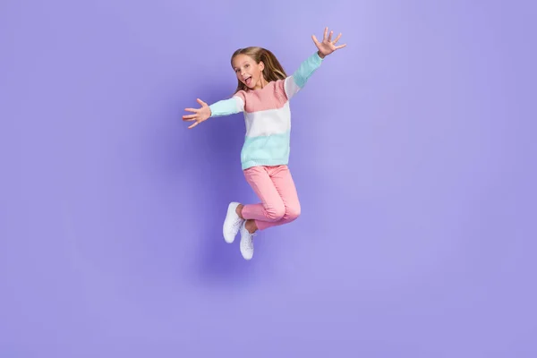 Ganzes Foto Von Glänzend Freundlich Kleine Dame Gekleidet Sweatshirt Springen — Stockfoto