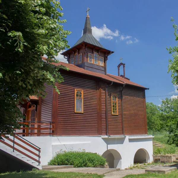 Православный Монастырь Сербском Национальном Парке Фрушка Гора Пасмурный Летний День — стоковое фото