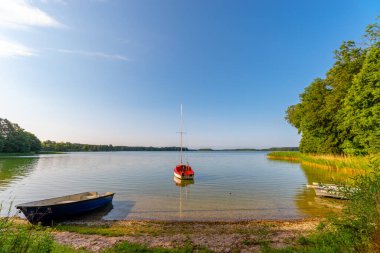Wdzydze Gölü 'nde gün doğumu