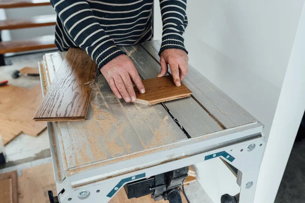 Ringa kemiği parketini evde bırakıyor.