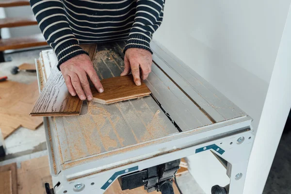 Ringa kemiği parketini evde bırakıyor.