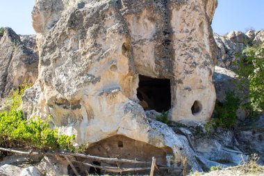 Frig Vadisi (Frig Vadisi) mağaraları. Phrygian Valley, Afyonkarahisar ilinin tarihi bir bölgesidir. Türkiye 'de ikinci Kapadokya olarak da bilinir..