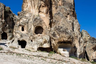 Frig Vadisi (Frig Vadisi) mağaraları. Phrygian Valley, Afyonkarahisar ilinin tarihi bir bölgesidir. Türkiye 'de ikinci Kapadokya olarak da bilinir..