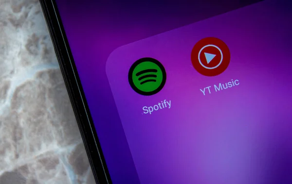 Spotify Youtube Музыкальные Иконки Экране Мобильного Телефона Популярные Приложения Прослушивания — стоковое фото