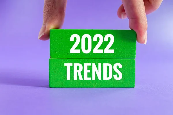 2022 Trendy Drewniane Bloki 2022 Trendy Tekst Nim — Zdjęcie stockowe