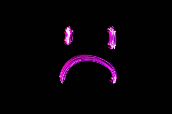 Neonový Smutný Obličej Světle Růžový Smutný Obličej Černém Pozadí Výrazy — Stock fotografie