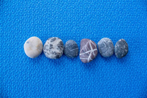 Πάνω Άποψη Των Πετρών Βότσαλο Μπλε Φόντο Πέτρες Από Βότσαλο — Φωτογραφία Αρχείου