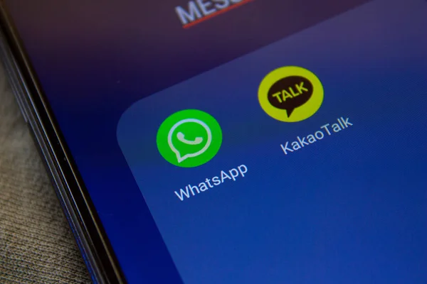 Иконки Приложений Whatsapp Kakaotalk Экране Смартфона Популярные Мессенджеры Афьонкарахисар Турция — стоковое фото