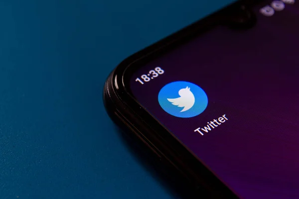 Иконка Мобильного Приложения Twitter Экране Смартфона Популярное Приложение Социальных Сетей — стоковое фото