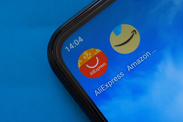 Иконки Мобильных Приложений Aliexpress Amazon Экране Смартфона Популярные Онлайн Приложения — стоковое фото